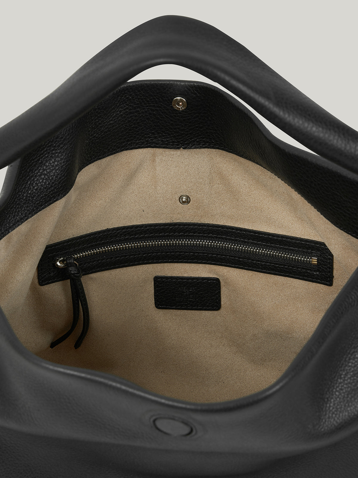 Log Middle Bag (Soft Black)