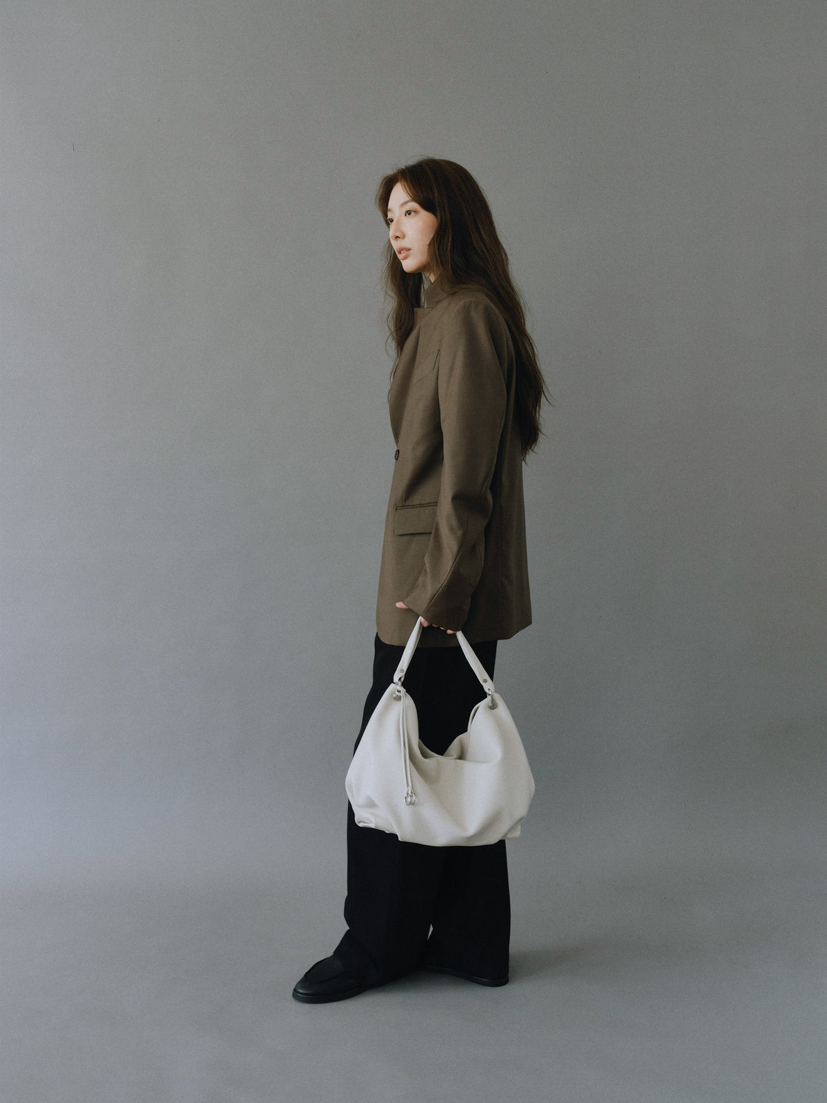 Log Middle Bag (Porcelain White)