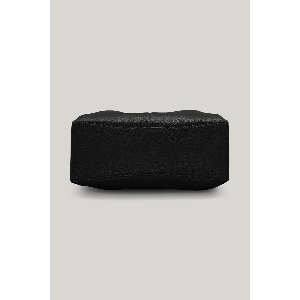 Anneau Flap Bag (Soft Black)