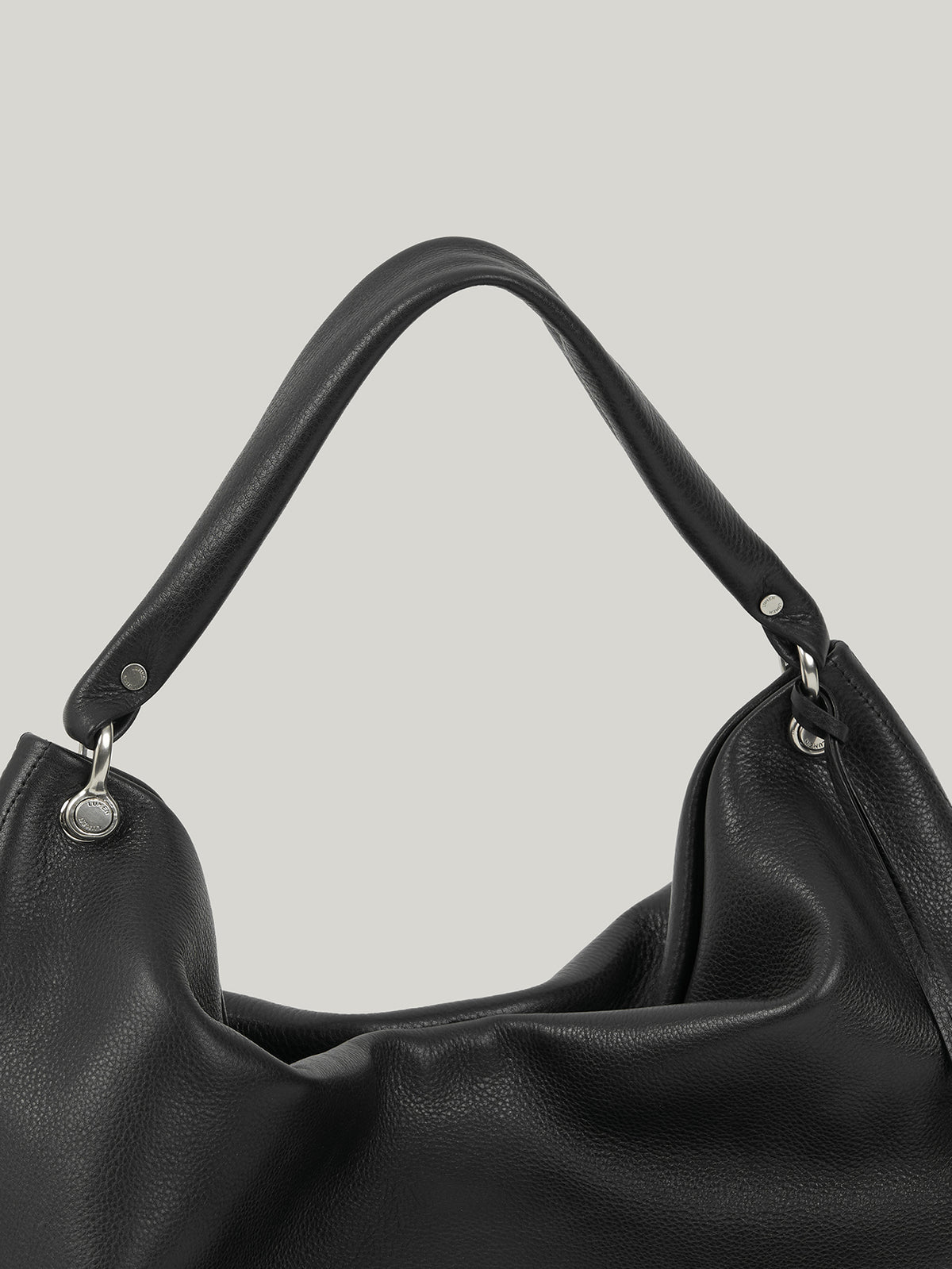 Log Middle Bag (Soft Black)