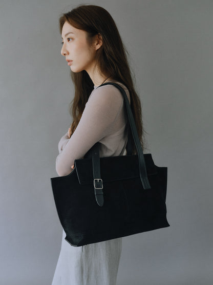 Note Buckle Bag (Suede Black)